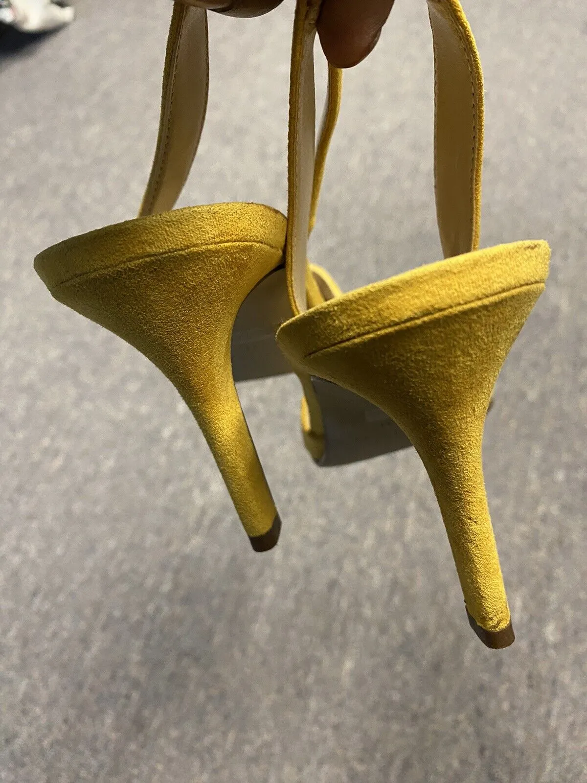 Unisa Women's Yellow Suede Slingback Heel Sandals Size 9.5